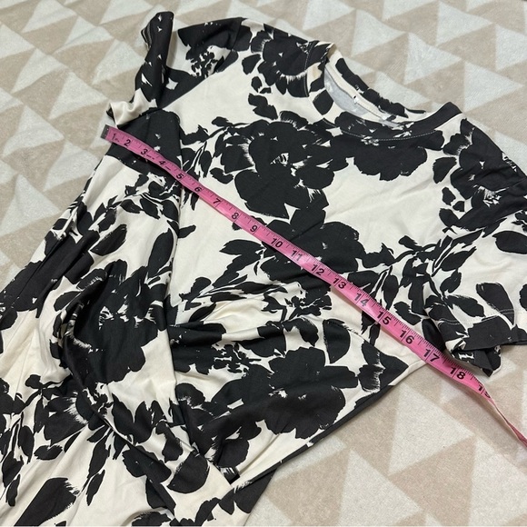 Tanya Taylor
Mac Floral-Print Crossover Waist Midi Dress - Picture 3 of 4